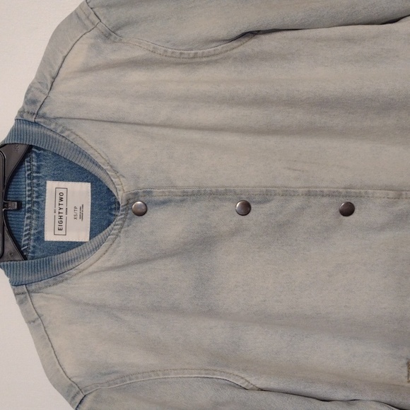 Forever 21 Oversized Denim Trucker Jacket size XS - Picture 3 of 16